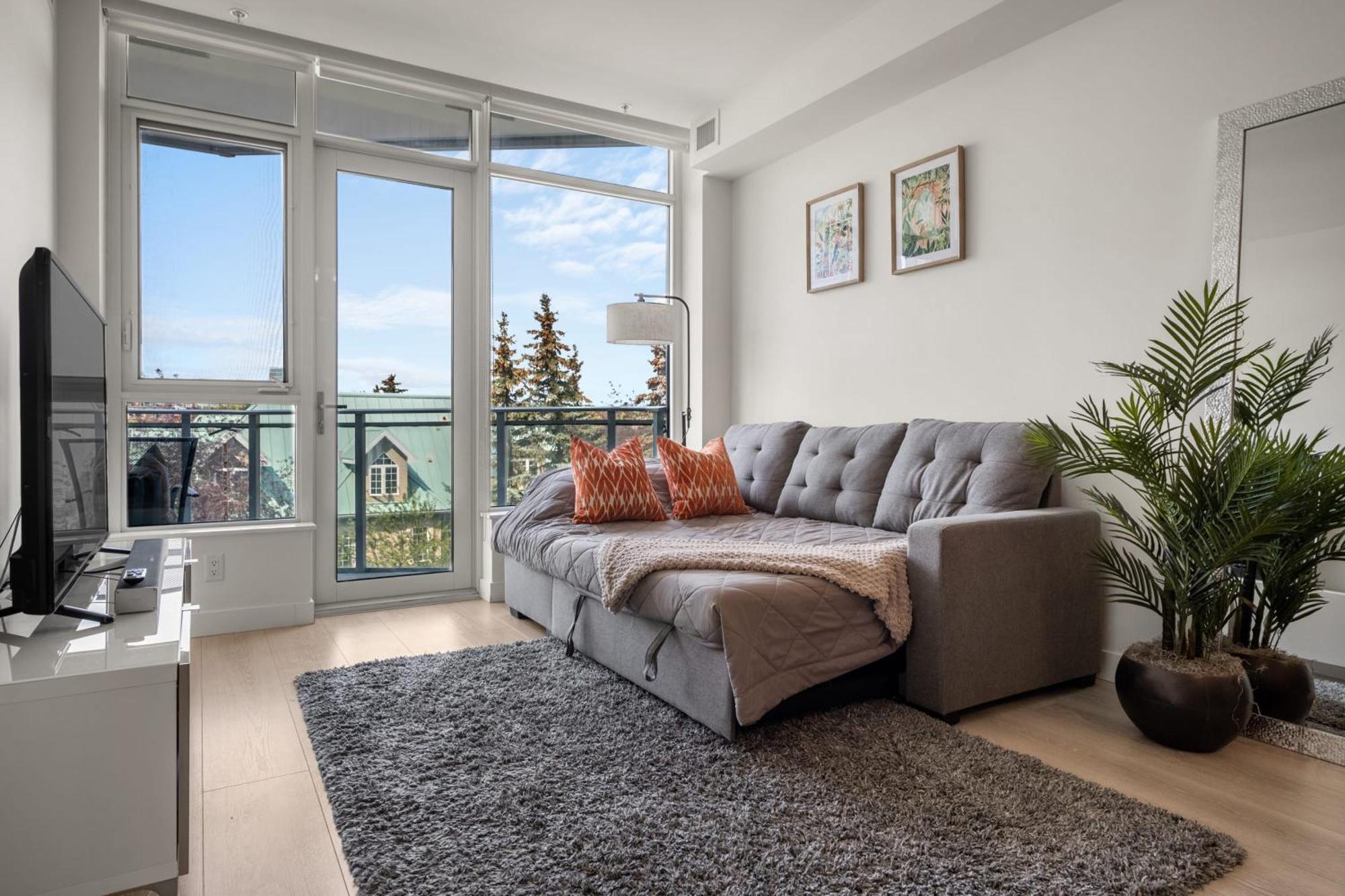 Guest Favorite Riverside Retreat- Walking Trails, Downtown Near Stampede! Free Banff Pass, Wine, Gym, Parking! 卡加利 外观 照片